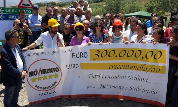 Il Movimento 5 Stelle Sicilia finanzia con 300.000 euro la bretella per sopperire al crollo del ponte della A19 di 2 mesi fa