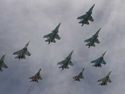 28 caccia russi in Siria per colpire l’Isis e Putin incontra Netanyahu per “evitare incidenti tra i rispettivi eserciti”