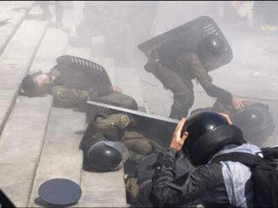 Ucraina nel caos:  assalto dei nazionalisti al Parlamento di Kiev