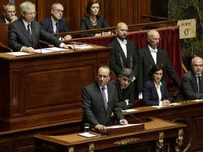Discorso di oggi di Hollande alle Camere: l’ipotesi “False Flag” prende corpo