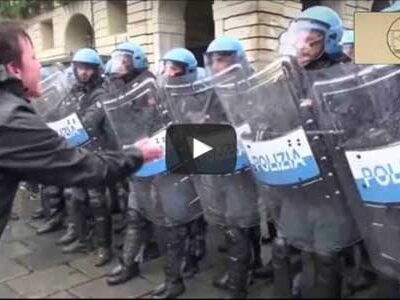 La polizia carica ancora i manifestanti: è successo a Torino il 1° maggio