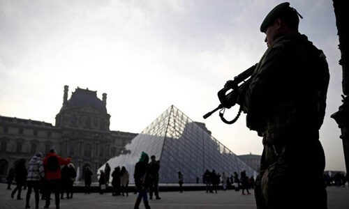 Parigi. Attacco Terroristico al Carrousel du Louvre