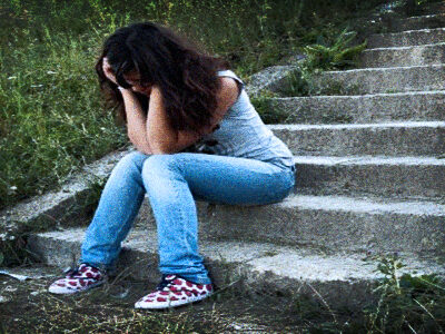 La depressione si diffonde tra i giovani: è allarme in Italia