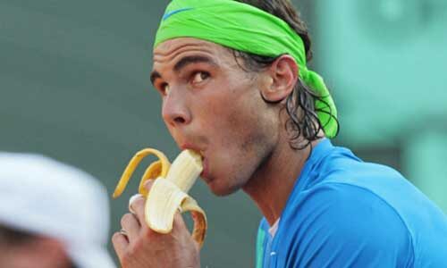 Salute & Benessere. Banane e tennis: è utile mangiare durante la partita?