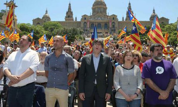Scaduto ultimatum. Puigdemont vuole indipendenza ma Rajoy prepara il commissariamento