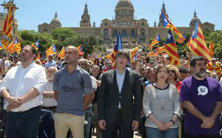 Scaduto ultimatum. Puigdemont vuole indipendenza ma Rajoy prepara il commissariamento