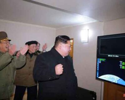 La Corea del Nord sfida il mondo: Kim Jong-Un lancia un missile intercontinentale