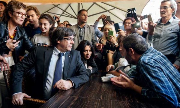 Puigdemont rinviato a giudizio in Belgio tuona: Spagna  fascista.  Rajoy: inaugurare nuova era catalana