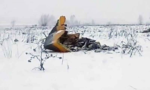 Mistero sulle cause dell’aereo precipitato in Russia, 71 i morti.  Putin: “Presto commissione d’inchiesta”