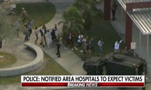 Florida: studente spara all’impazzata in una scuola: 17 i morti e oltre 20 feriti