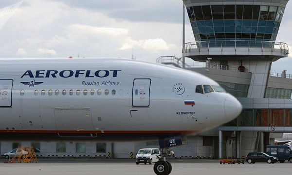 Misteriosa perquisizione su aereo russo atterrato a Londra: per Mosca ennesima provocazione