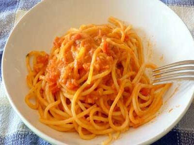 Spaghetti al ragù di alici – Ricetta siciliana