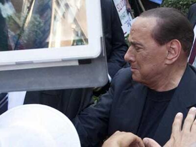 Berlusconi terrorizzato dai 5 Stelle: “Alle prossime elezioni vinceranno loro”